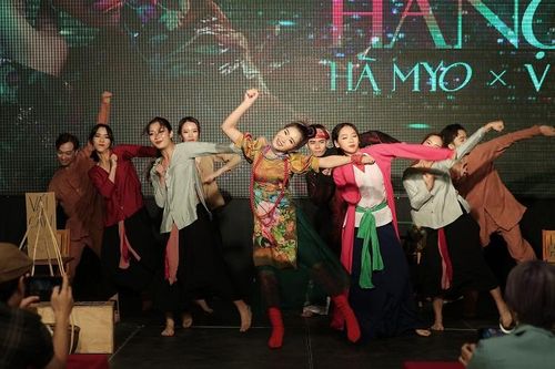 Hà Myo táo bạo thể hiện bài xẩm pha rap và EDM