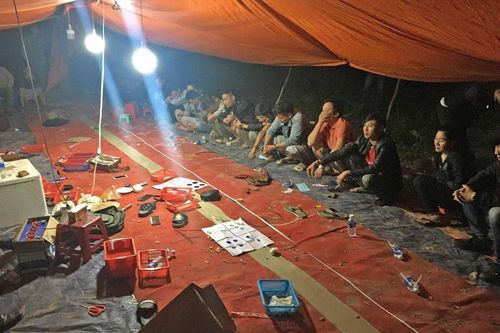 Bắt giữ 11 đối tượng trong vụ đánh bạc quy mô lớn tại Gia Lai