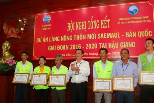 Xây dựng thành công hai làng nông thôn mới đầu tiên ở ĐBSCL