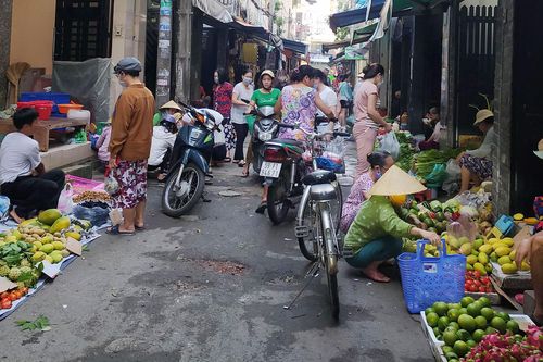 Mạnh tay với chợ tự phát: Bài 1 - Dẹp chỗ này, mọc chỗ khác