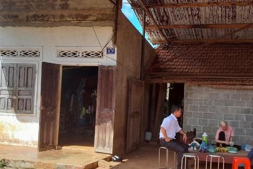 Cô giáo rời bục giảng 'chiến đấu' với ung thư