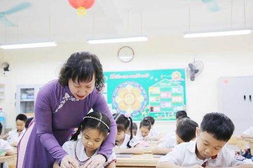 Hiệu trưởng - người dẫn dắt, lan tỏa hạnh phúc trong trường học