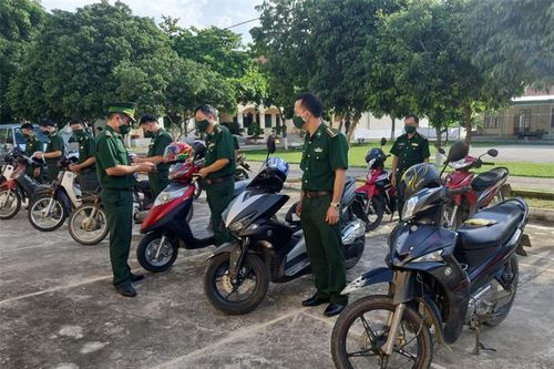 Chấp hành nghiêm các quy định về đảm bảo trật tự an toàn giao thông