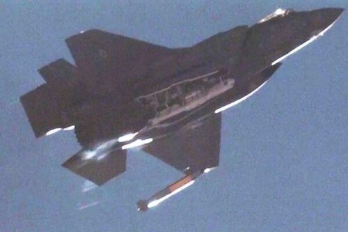 Xem 'thần sấm' F-35 thử nghiệm thả bom hạt nhân