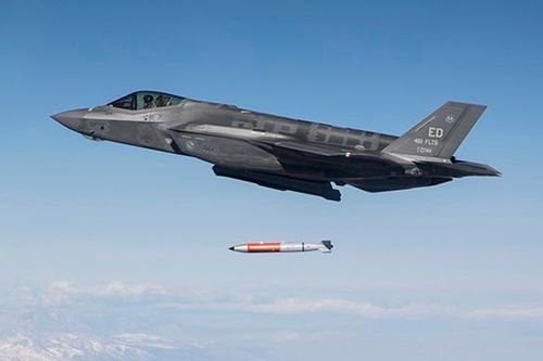 Xem 'thần sấm' F-35 thử nghiệm thả bom hạt nhân