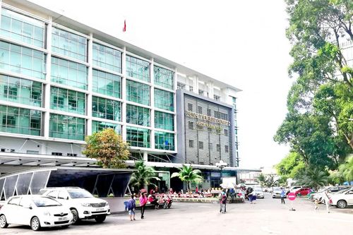 Bé gái 3 tuổi nghi bị bạo hành đang trong tình trạng nguy kịch