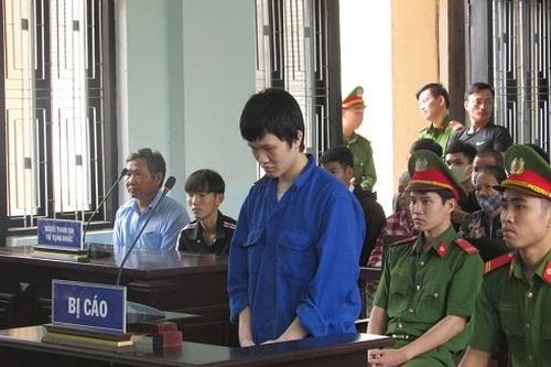 Lĩnh án 9 năm tù chỉ vì nhắc nhở 'đi xe chậm lại'