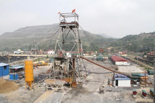 TKV: Cân đối giữa sản xuất và nhập khẩu than