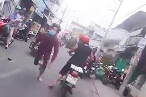 Tên cướp bị khống chế sau khi tháo chạy hơn 5km