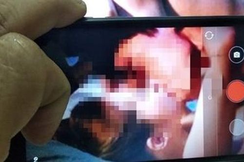 Lấy trộm clip 'nóng' rồi tống tiền người yêu của bạn