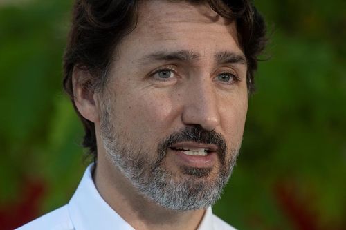 Thủ tướng Canada trở thành nạn nhân trò chơi khăm của cặp đôi Nga