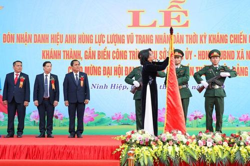 Xã Ninh Hiệp (huyện Gia Lâm) đón nhận danh hiệu Anh hùng Lực lượng vũ trang nhân dân