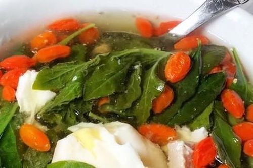 Bữa tối giảm cơm và thay bằng món canh này, cân nặng của chị em sẽ giảm đi đáng kể, da dẻ cũng đẹp lên trông thấy!