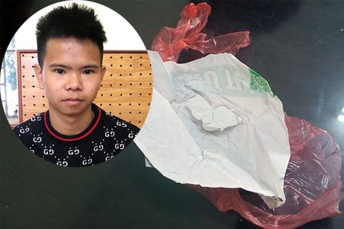Giấu ma túy trong tất vẫn không qua mặt được Công an