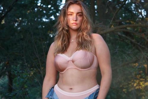 Em họ Gigi Hadid trở thành người mẫu ngoại cỡ