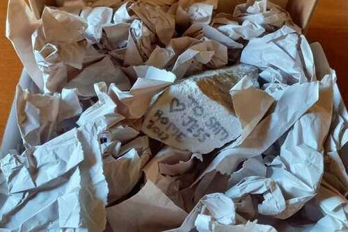 Du khách trả lại cổ vật kèm bức thư xin lỗi