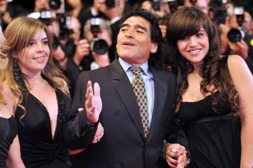 11 người con của 'cậu bé vàng' Diego Maradona