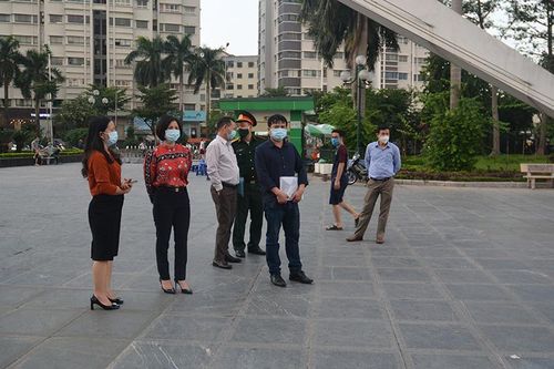 Quận Bắc Từ Liêm xử phạt 482 trường hợp không đeo khẩu trang tại nơi bắt buộc