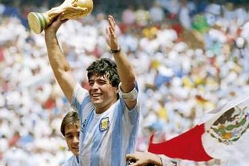 Dư luận quốc tế về việc huyền thoại Diego Maradona qua đời