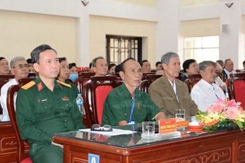Bộ Quốc phòng gặp mặt đoàn đại biểu người có công tỉnh Vĩnh Long