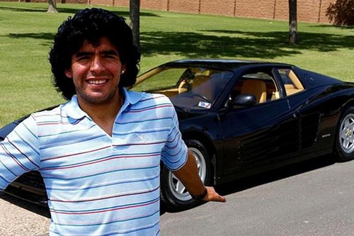 'Soi' siêu xe Ferrari Testarossa của cậu bé vàng Diego Maradona