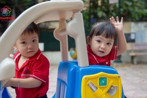 'Lùi một bước để thấy biển rộng trời cao'