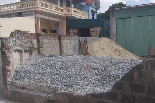 Lộ nguyên nhân khiến bức tường đổ sập đè học sinh lớp 6 tử vong ở Thái Bình