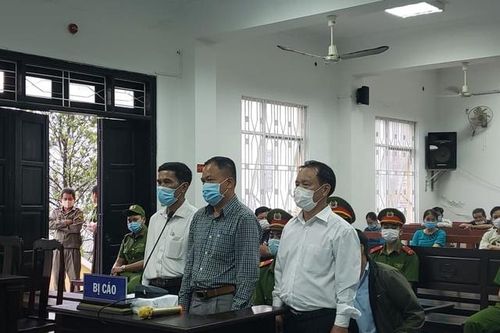 Qua Thái Lan đặt con dấu giả để về 'cấp' hàng trăm sổ đỏ cho người dân