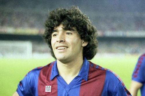 Napoli đổi tên sân 72 năm tuổi thành tên của huyền thoại Maradona