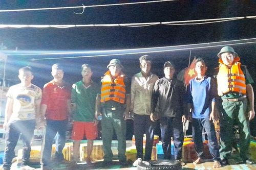 Cứu kịp thời 6 thuyền viên gặp nạn trên biển