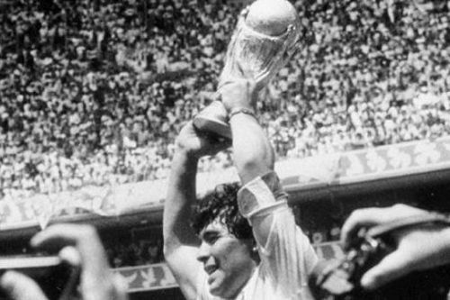 Thế giới tiếc thương Maradona