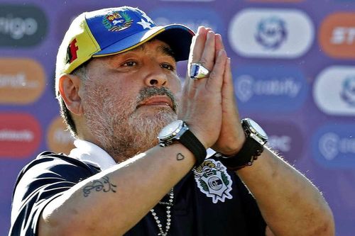 Huyền thoại Diego Maradona qua đời ở tuổi 60