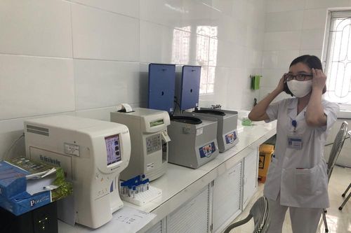 Bùng nhùng mua sắm thiết bị y tế: Chi hàng trăm tỷ để 'đắp chiếu'