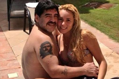 Nhan sắc nóng bỏng của bóng hồng từng khiến Maradona điêu đứng