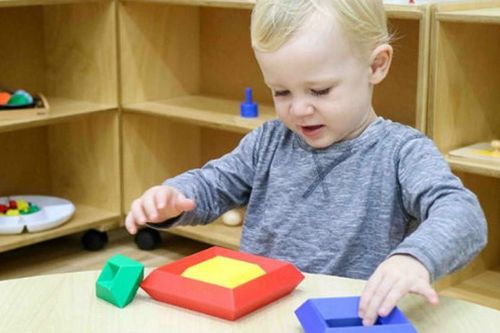 Ruột dính chặt vì hai viên bi nam châm 'đi lạc' trong bụng suốt 6 tháng