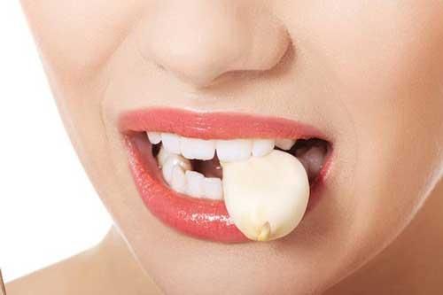 Tỏi tốt cho sức khỏe nhưng cũng nhiều tác dụng phụ gây sốc