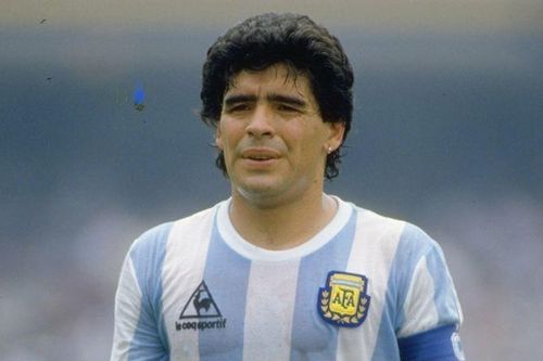 Huyền thoại bóng đá Diego Maradona qua đời