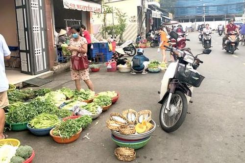 Mạnh tay với chợ tự phát: Nâng cao trách nhiệm cơ quan chức năng