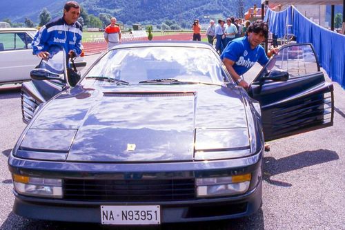 Bộ sưu tập xe 'hiếm có khó tìm' của huyền thoại bóng đá Maradona