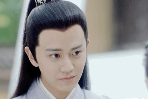 Hình ảnh thời sinh viên của Nhậm Gia Luân bị tiết lộ, được so sánh giống Dịch Dương Thiên Tỉ