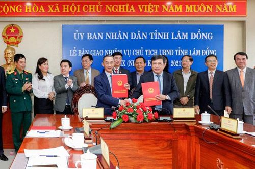 Bàn giao nhiệm vụ Chủ tịch UBND tỉnh Lâm Đồng khóa IX, nhiệm kỳ 2016 - 2021