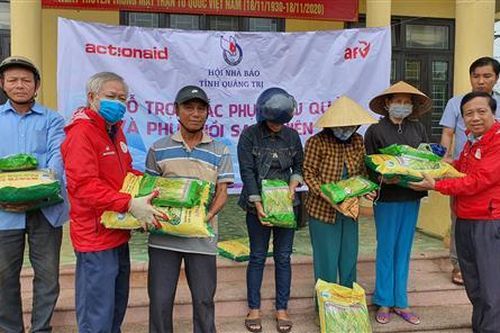 Hỗ trợ gần 13 tấn lúa giống cho nông dân xã Hải Dương