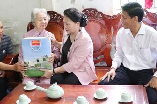 Chủ tịch Quốc hội làm việc tại tỉnh Sóc Trăng