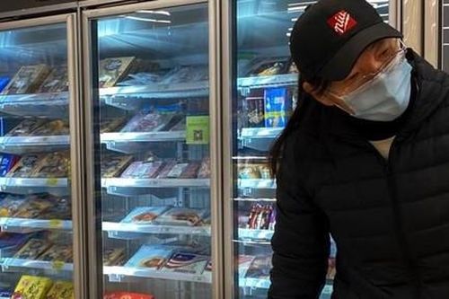 Chợ ở Bắc Kinh ngưng bán thực phẩm đông lạnh vì sợ nhiễm nCoV