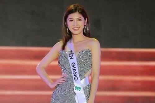 Nhan sắc Miss Tourism Vietnam khoe chân dài với đầm dạ hội