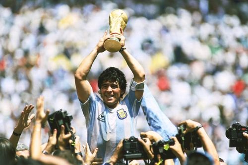 Mời bạn đọc viết về những kỷ niệm khó quên với Diego Maradona