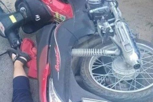 Va chạm xe tải, 2 nữ sinh lớp 10 tử vong thương tâm trên đường đi học