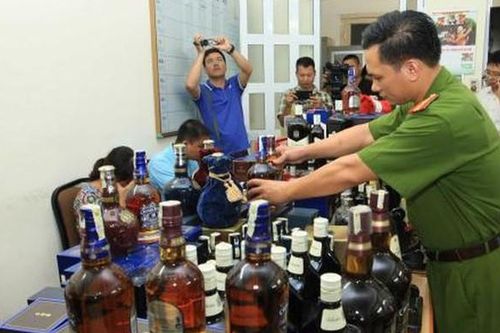 Hà Nội: Xử lý hàng loạt vụ 'thẩm lậu' hàng lậu, hàng cấm