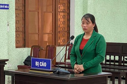 Phạt 5 năm tù giam đối tượng 'Tổ chức cho người khác xuất cảnh trái phép'