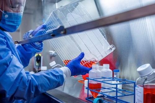 Giao kèo vaccine ngừa Covid-19: Ai hưởng lợi?